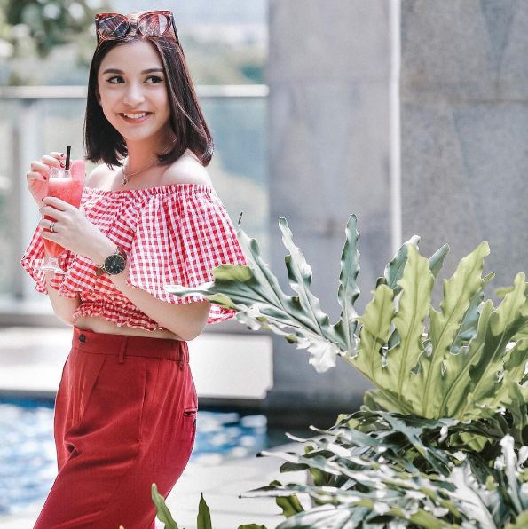 Tanpa teknik veneer, 10 seleb Tanah Air ini punya gigi kelinci alami