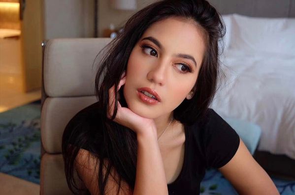 Tanpa teknik veneer, 10 seleb Tanah Air ini punya gigi kelinci alami