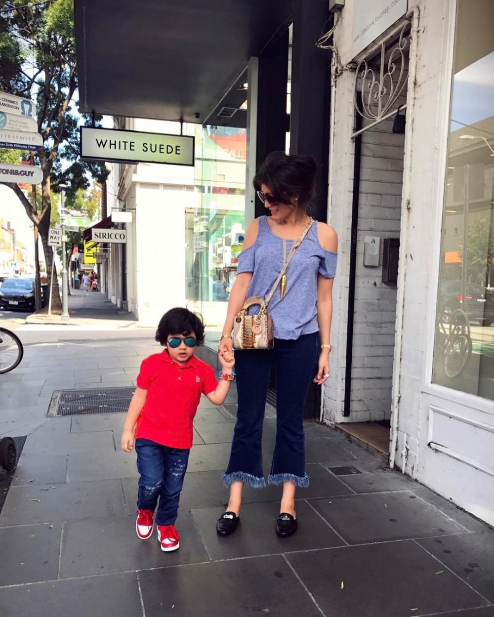 8 Gaya putra Carrisa Putri, kecil-kecil modis bak pria dewasa