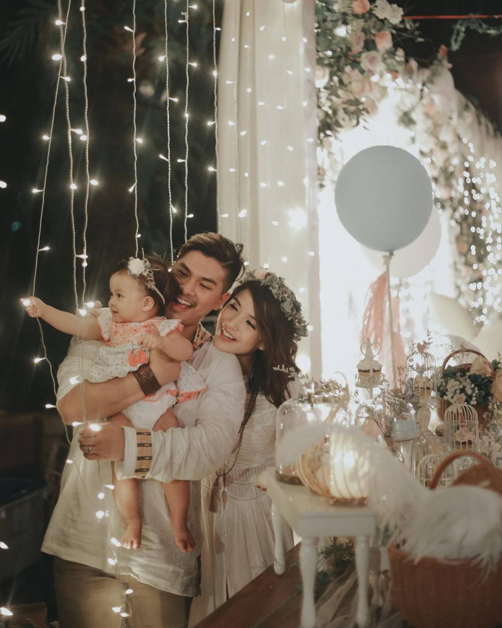 Keluarga kecil 10 pasang seleb ini harmonis & jarang kena gosip miring