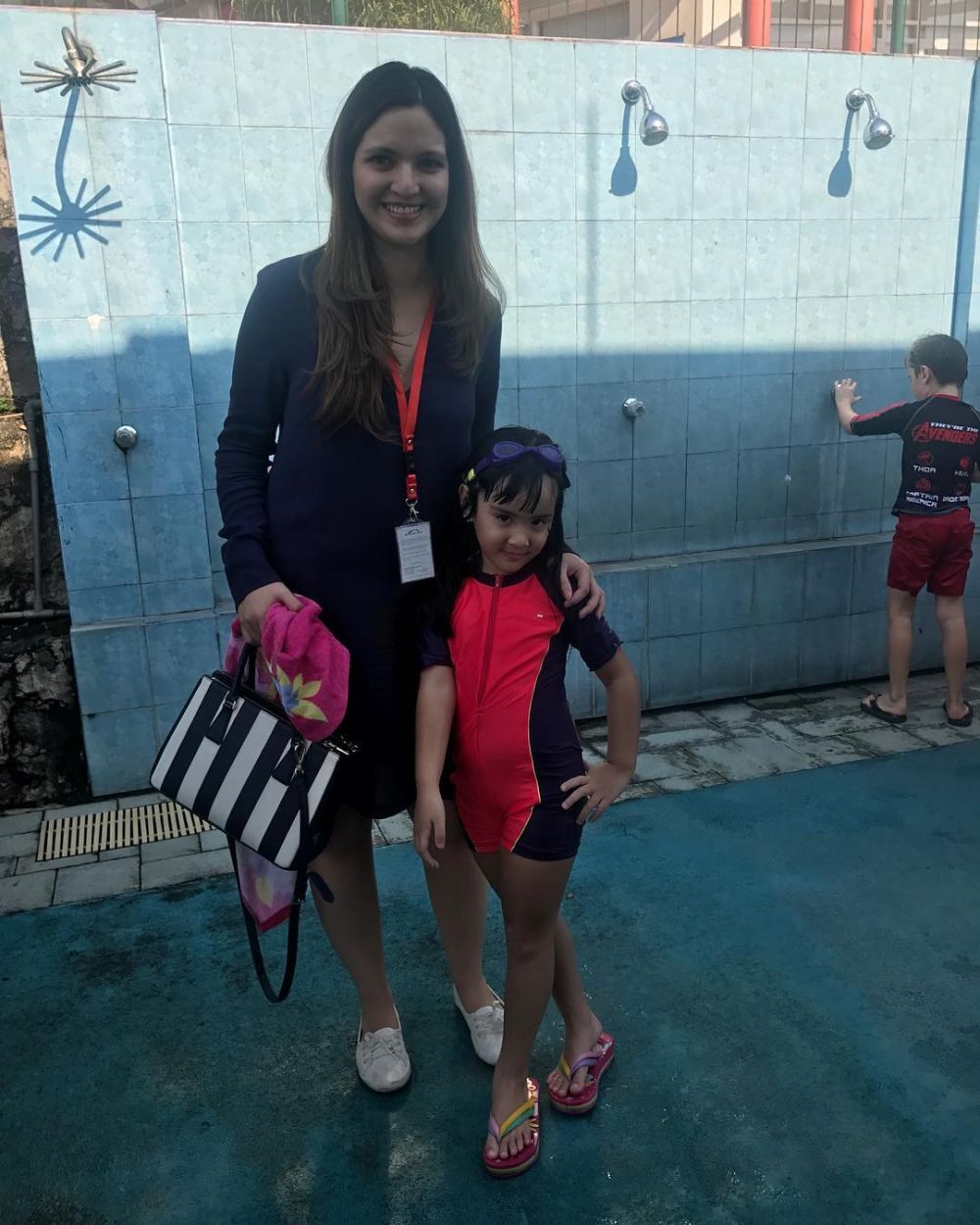 12 Momen kebersamaan Nia Ramadhani sama ketiga anaknya, mama idola nih