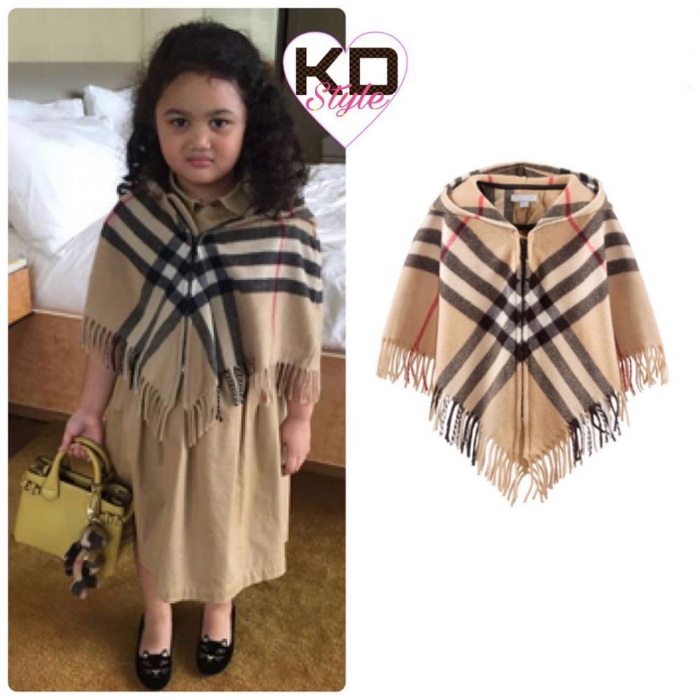 Tak kalah hits dari Krisdayanti, ini harga 12 fashion item Amora Lemos