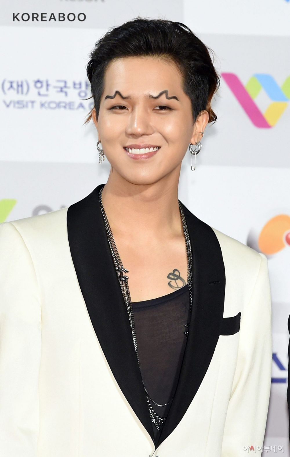 Ini jadinya jika 10 idol K-Pop punya alis bergelombang, ngehits abis