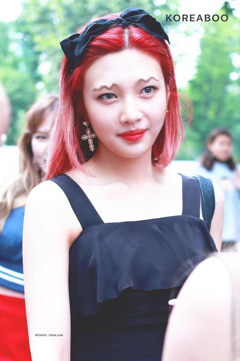 Ini jadinya jika 10 idol K-Pop punya alis bergelombang, ngehits abis