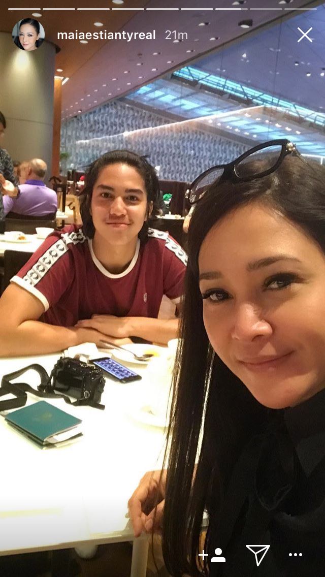 Kuliah di London, ini 10 momen haru perpisahan El Rumi di bandara