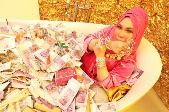 10 Gaya glamor hijaber sosialita Malaysia DS Vida, cetar abis
