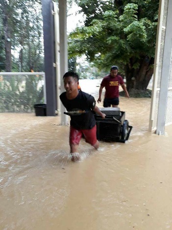 10 Potret ngeri saat taman ular diterjang banjir, bikin merinding