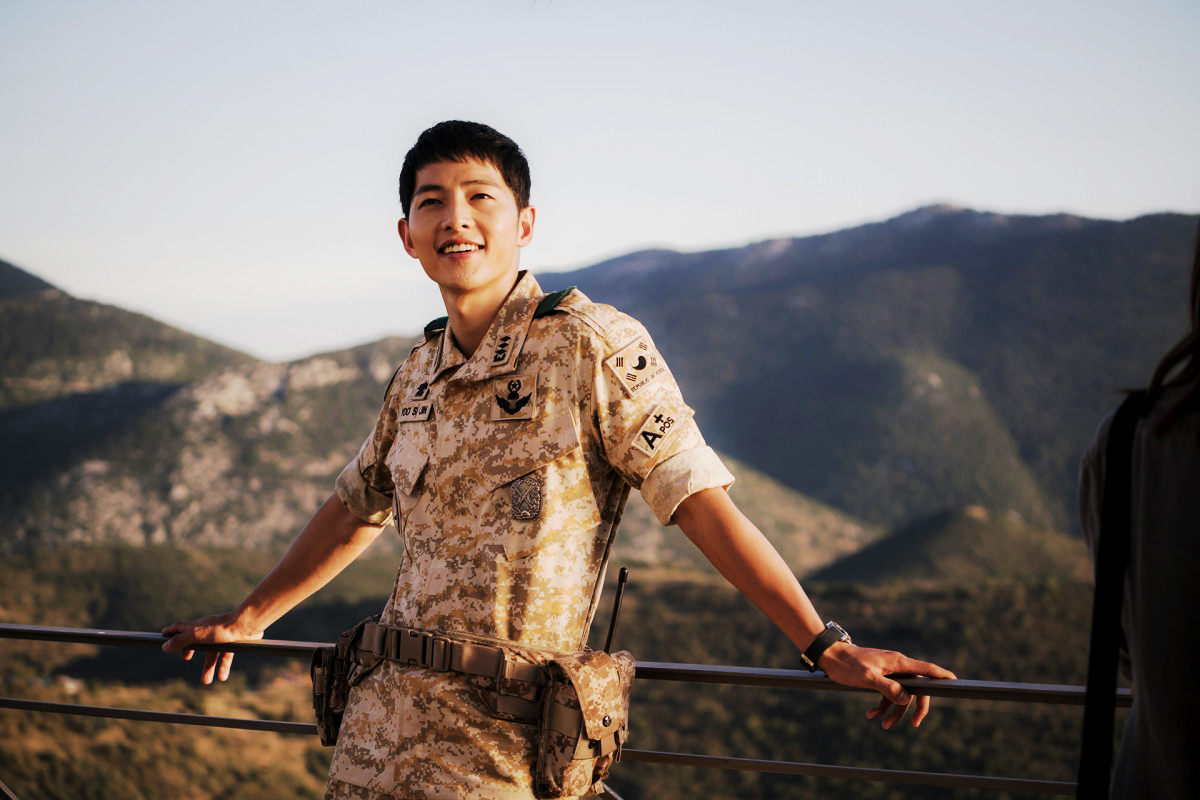 Song Joong-ki didapuk jadi model sampul buku kecantikan khusus pria