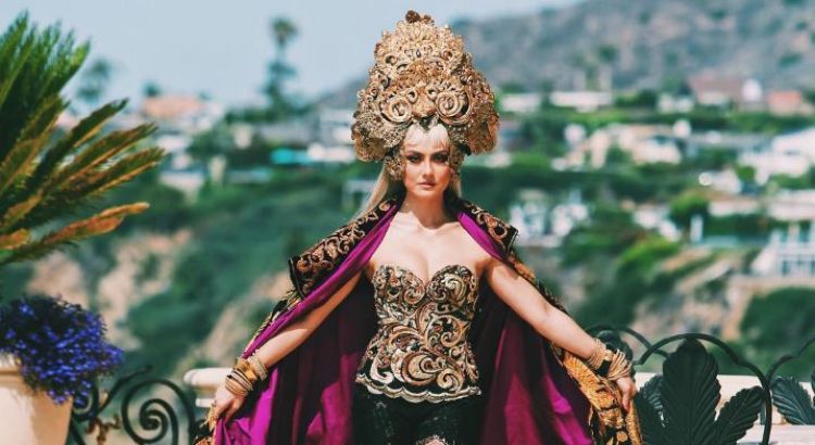Agnez Mo unggah foto teaser pakai batik, begini komentar ...
