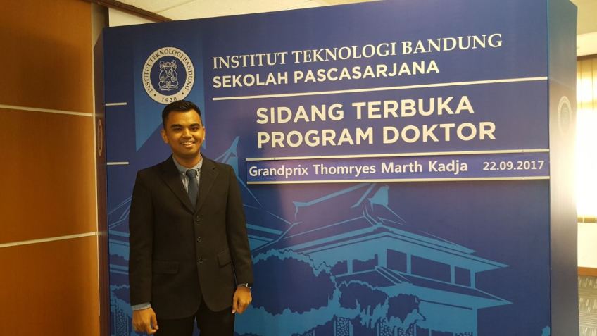 Ini doktor termuda di Indonesia, usianya pas lulus S3 ITB bikin kaget