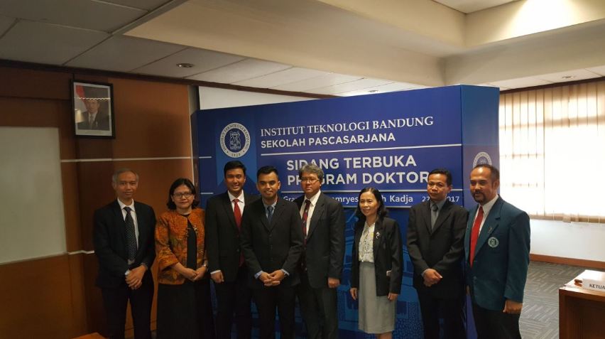 Ini doktor termuda di Indonesia, usianya pas lulus S3 ITB bikin kaget