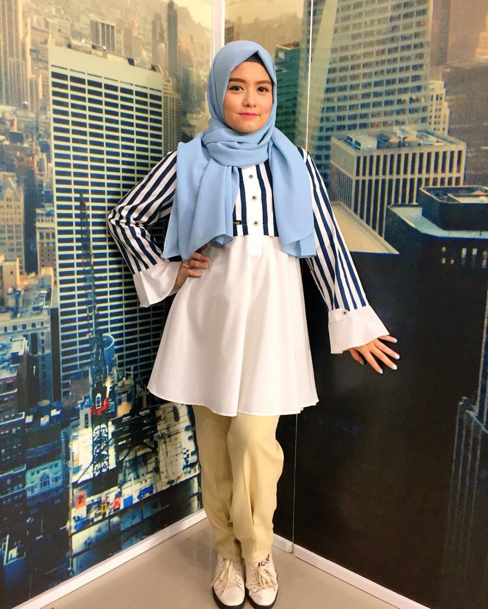 10 Foto perubahan Tika 'T2', dulu seksi kini mantap berhijab