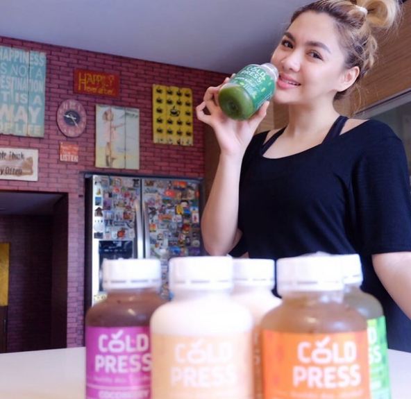 Vicky Shu tanpa makeup masih cantik nggak ya? Buktikan di 8 foto ini