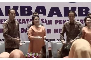 Aksi 3 pejabat pemerintah seru-seruan joget Maumere, asyik banget