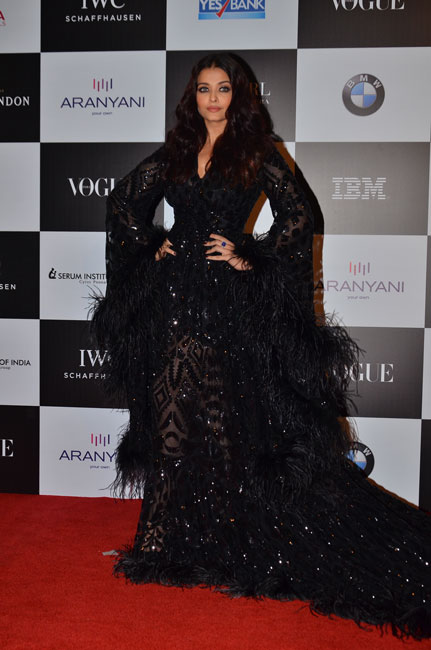 Intip gaya para seleb Bollywood hadiri Vogue Awards lewat 10 foto ini