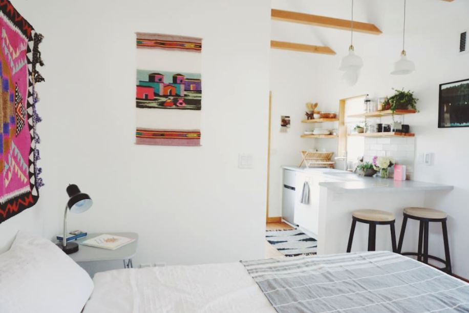 Dari luar terlihat kecil, ternyata isi rumah ini bikin melongo