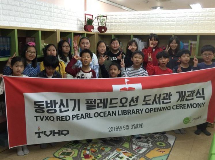 8 Kado 'gila' fans K-Pop buat idolanya, dari hutan sampai rasi bintang