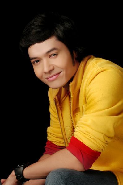 Penampilan 10 seleb saat awal karier ini bikin pangling