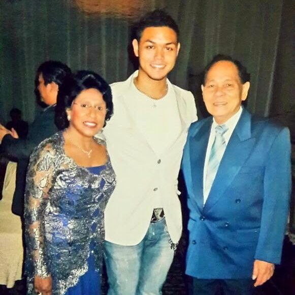 Penampilan 10 seleb saat awal karier ini bikin pangling