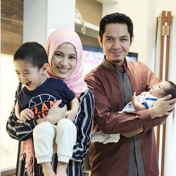Jauh dari gosip, ini 10 momen harmonis keluarga Dude Harlino & Alyssa
