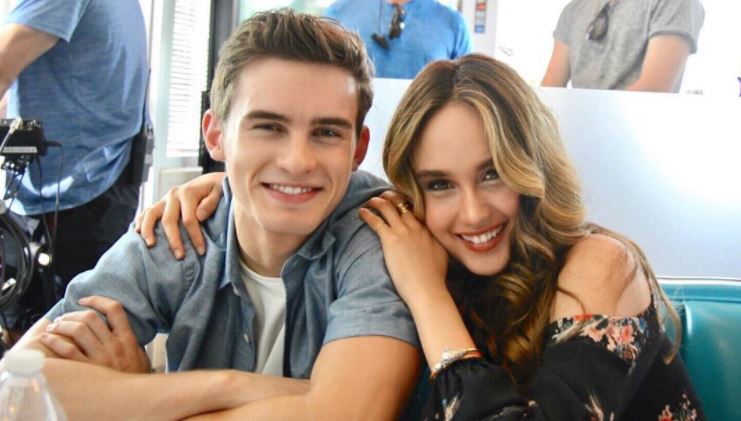 9 Aksi Cinta Laura di balik layar film Hollywood terbarunya, kece abis