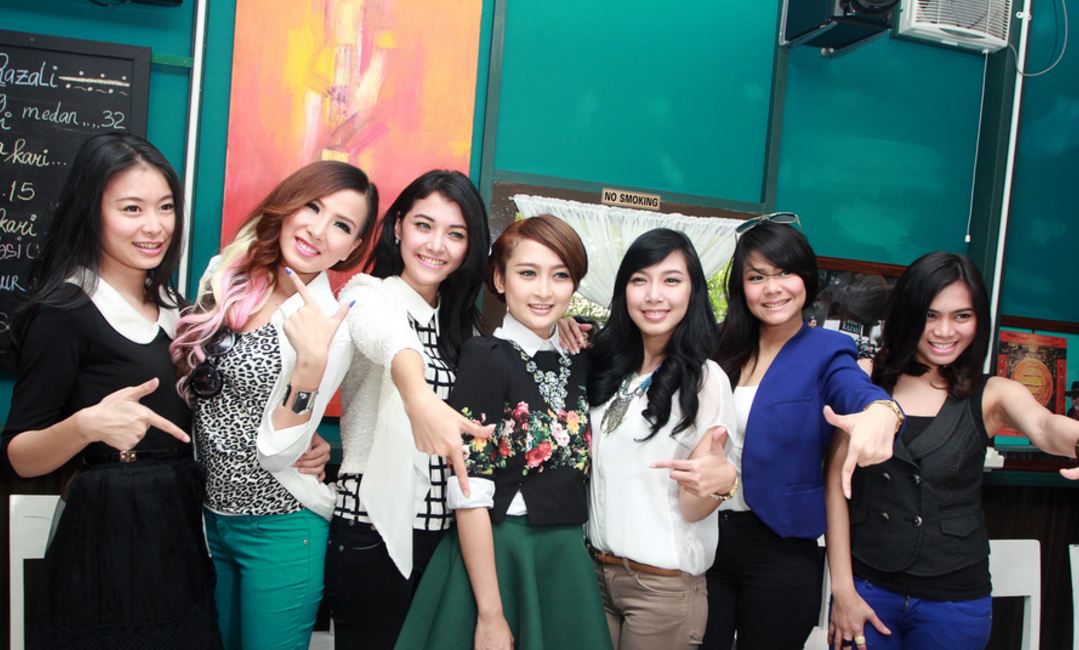Sudah 3 tahun bubar, begini kabar mantan member girlband 7 Icons