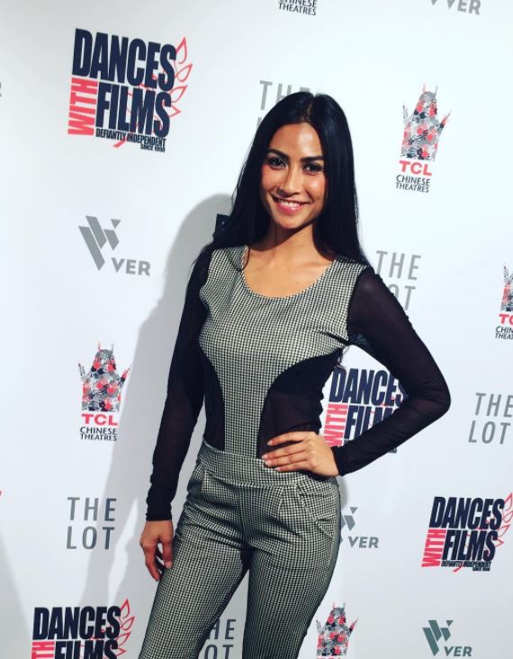 Foto panasnya disorot, 10 pose Uli Auliani ini bikin cowok berdesir