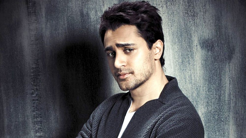 5 Seleb Bollywood ini pernah jadi pengisi suara film Hollywood