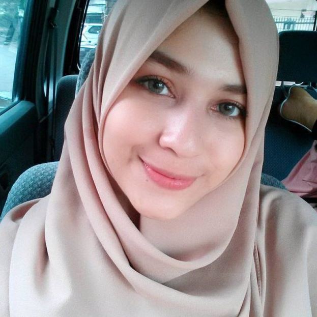 7 Potret Mona Rizqia, putri pelawak Kadir yang ayu jelita