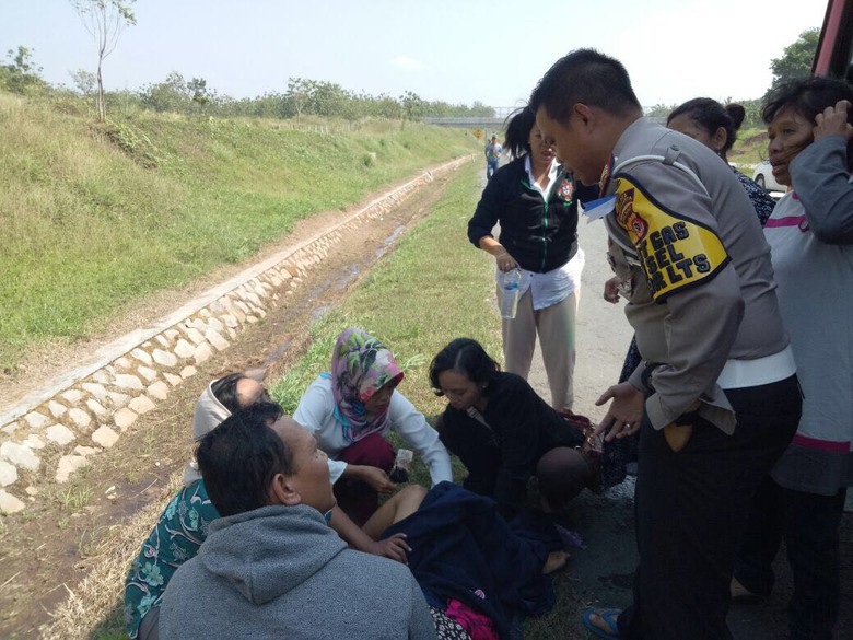 5 Kisah wanita melahirkan di jalan, bayinya langsung jatuh ke aspal