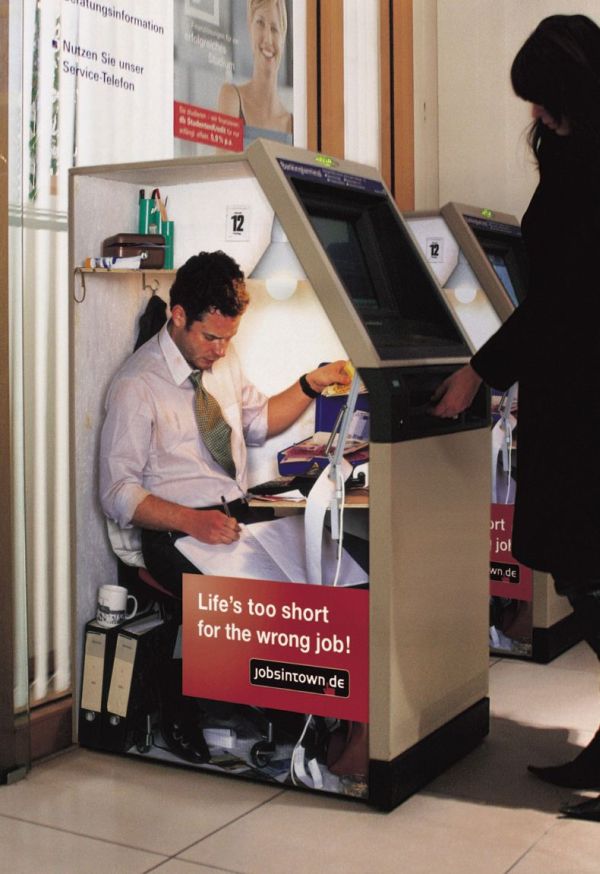 10 Poster mesin otomatis ini bikin terpana, seolah ada orangnya