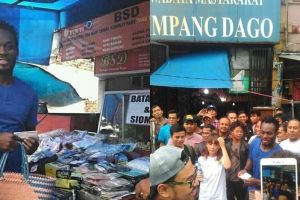 Tenteng tas legend khas emak-emak ke pasar, Michael Essien bikin heboh