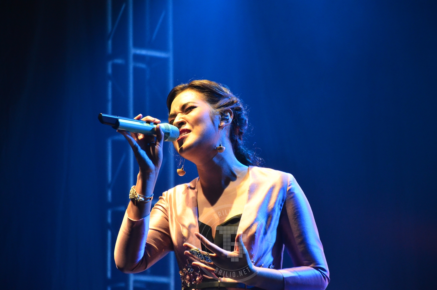 Ini 14 persyaratan Raisa sebelum manggung