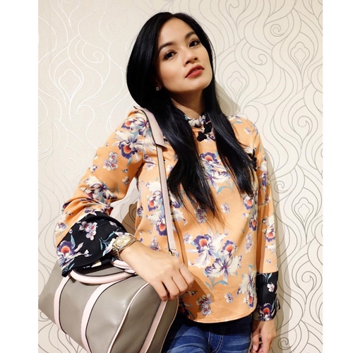 10 Gaya Titi Kamal, tetap modis dan langsing meski hamil tua