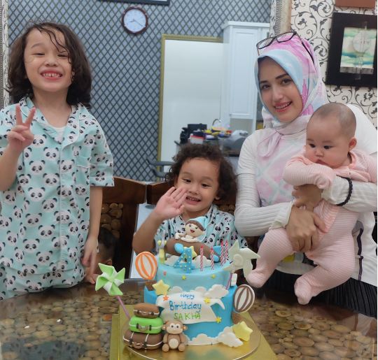 Belum 30 tahun, 5 seleb ini anut prinsip banyak anak banyak rezeki?