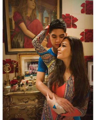 Kedekatan 7 ibu dan anak artis ini bak sepasang kekasih, harmonis