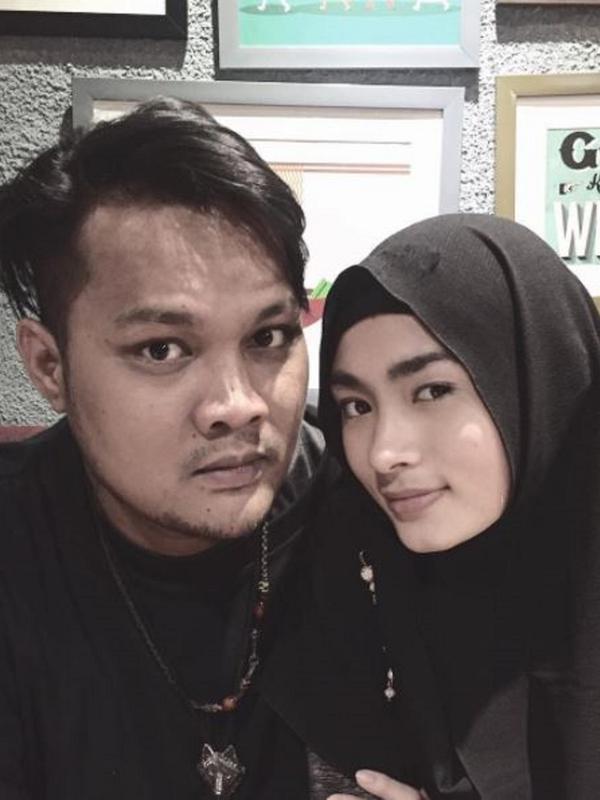 Dari penampilannya, nggak sangka 3 seleb ini  punya istri berhijab