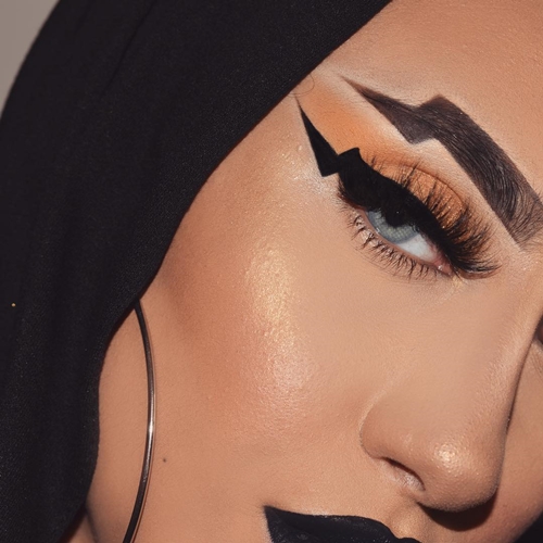 Usai Wavy Brows Kini Muncul Tren Alis Petir Yang Unik Usai Wavy Brows Kini Muncul Tren Alis Petir Yang Unik