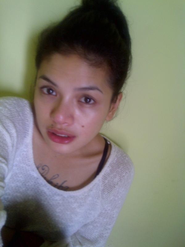 10 Gaya Nikita Mirzani tanpa makeup yang bakal bikin kamu kaget