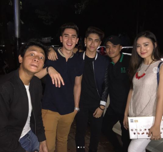 10 Foto kedekatan Verrell Bramasta & para sahabatnya, friendship goal