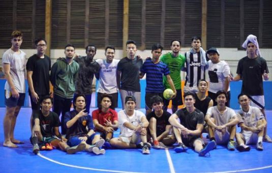 10 Foto kedekatan Verrell Bramasta & para sahabatnya, friendship goal