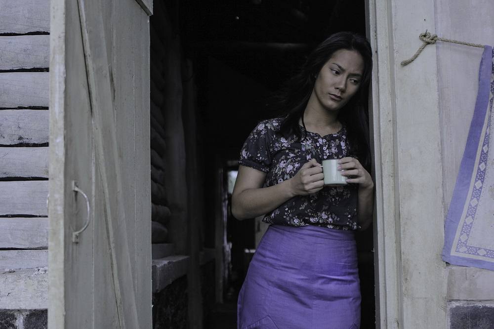 7 Penampilan seksi Tara Basro di film Pengabdi Setan, memesona banget