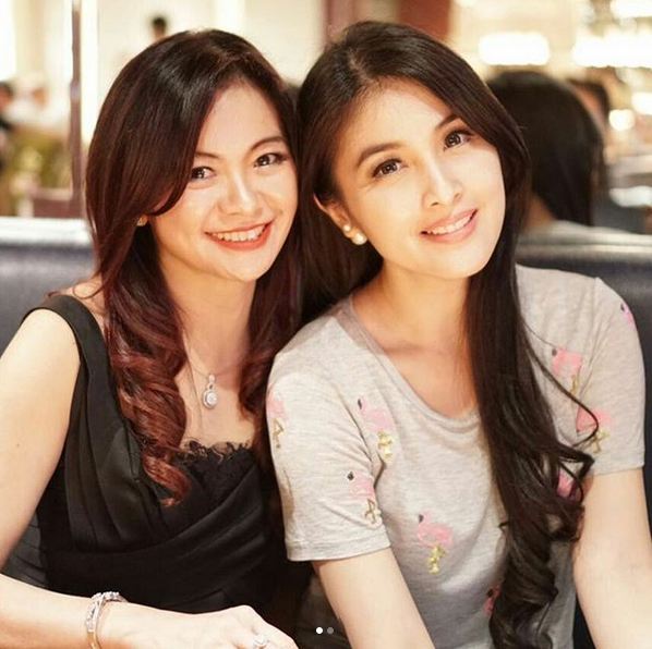 Terlihat bak ABG, wanita ini tak disangka usianya sudah setengah abad