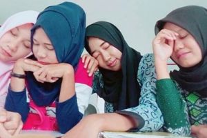 Sleeping Selfie, gaya foto terbaru yang lagi tren & hits di Instagram