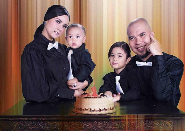 6 Seleb ini terkesan tutupi pernikahannya, tahu-tahu sudah punya anak