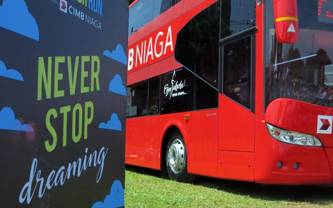 Begini serunya lari marathon sambil bercemong ceria, yang penting fun