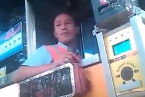 Heboh, sopir paksa bayar tunai di gerbang tol kartu elektronik