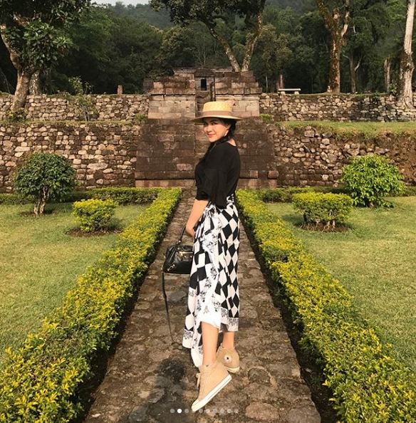 Momen Vicky Shu & suami piknik setelah menikah, mesra abis!