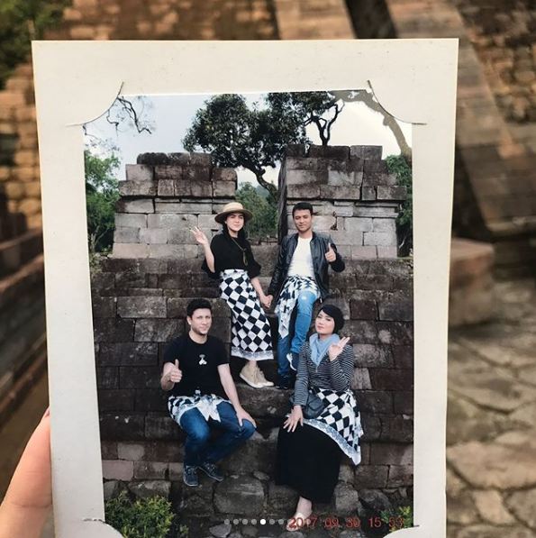 Momen Vicky Shu & suami piknik setelah menikah, mesra abis!