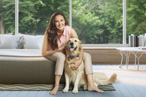 5 Selebriti ini jadi aktivis perlindungan hewan, sayang binatang nih